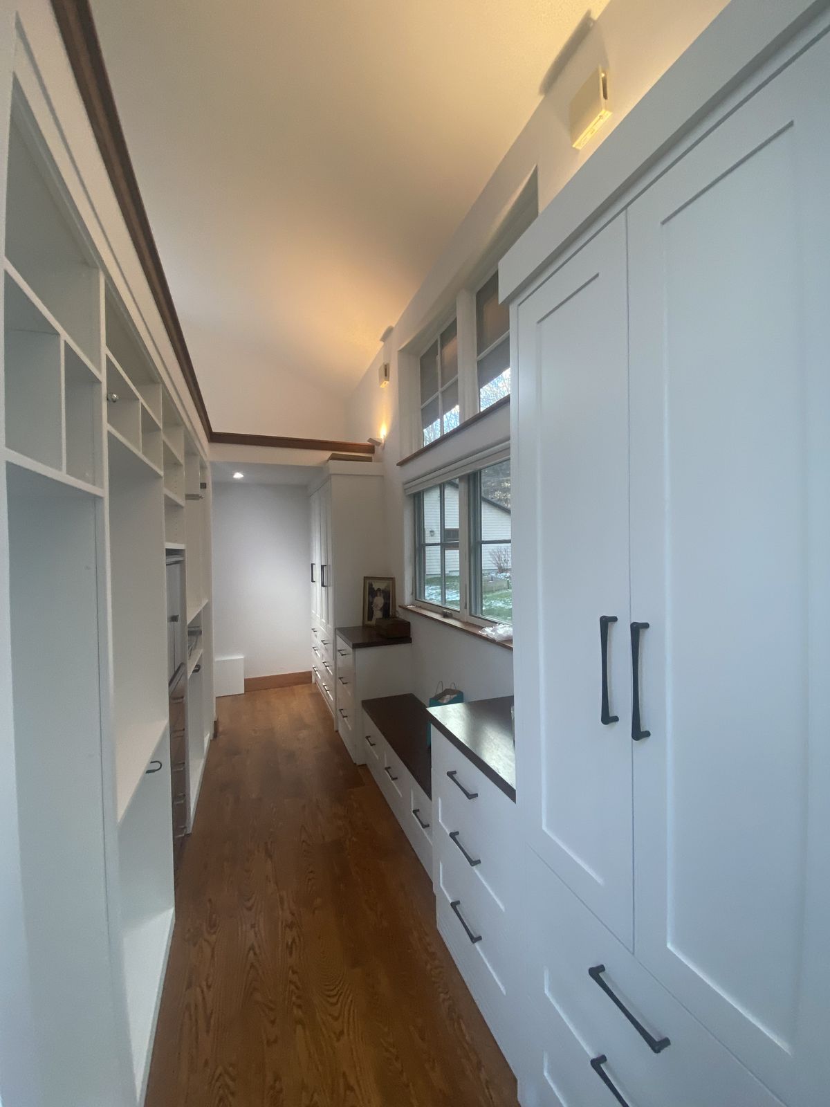 Butler's pantry passage
