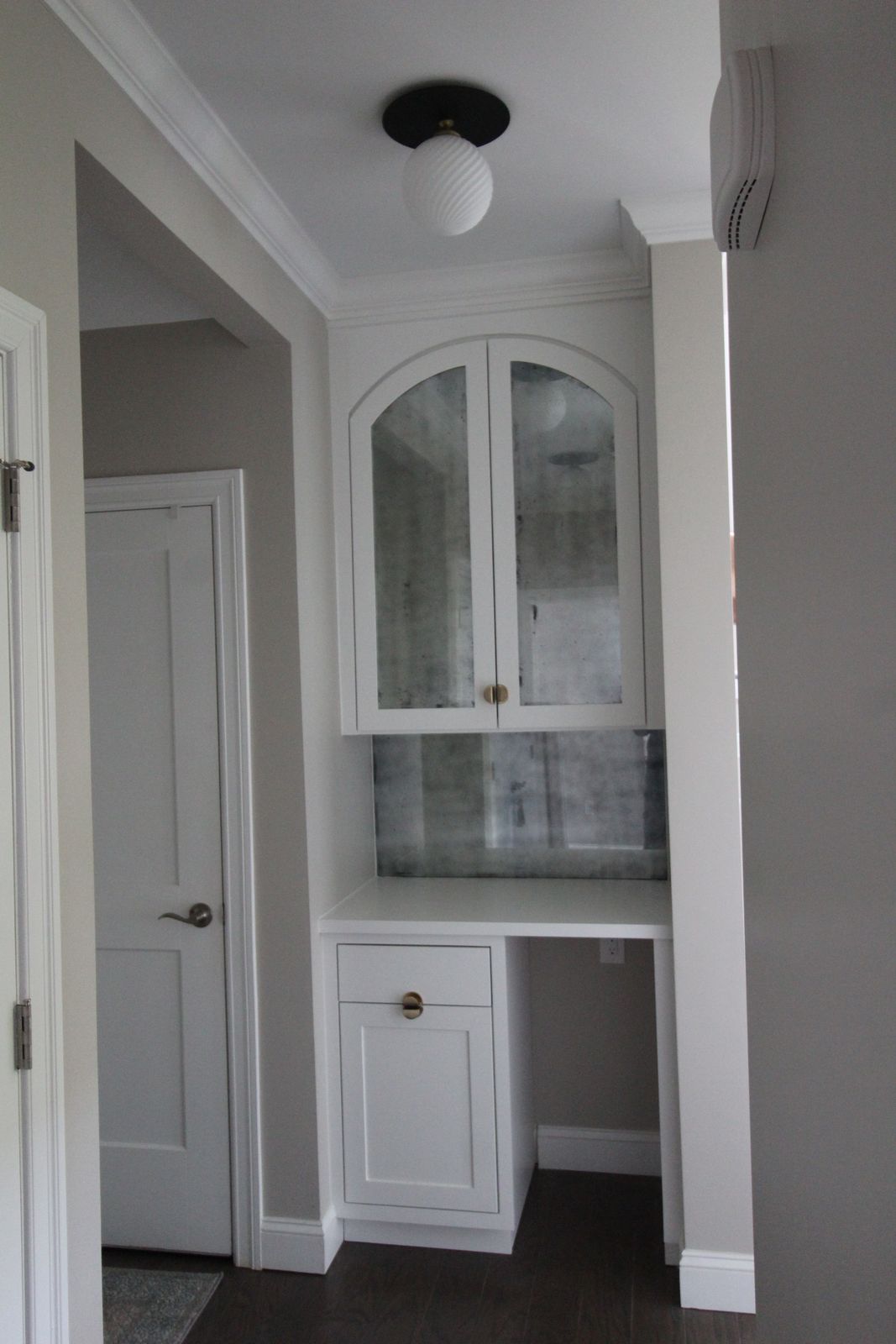 Corner cabinet with glass doors