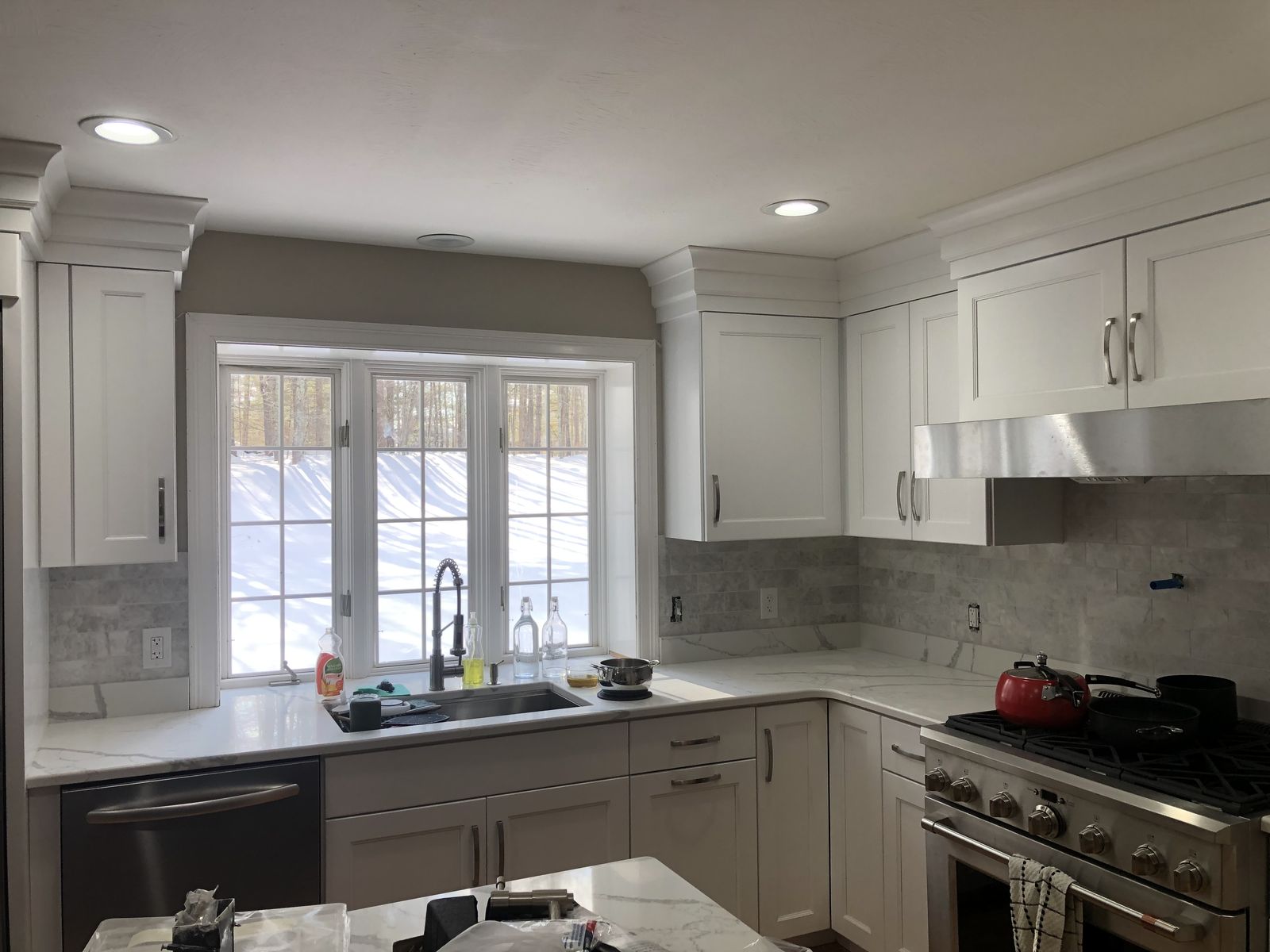 White shaker kitchen